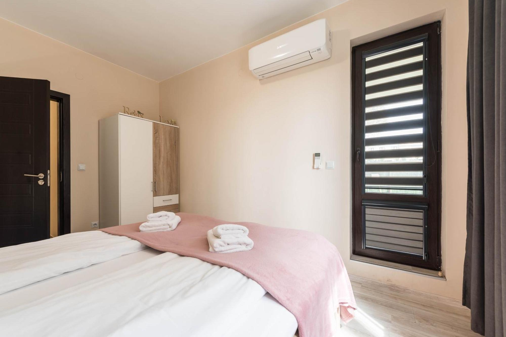 Two Bedroom Cathedral View Apartment Varna Exterior photo